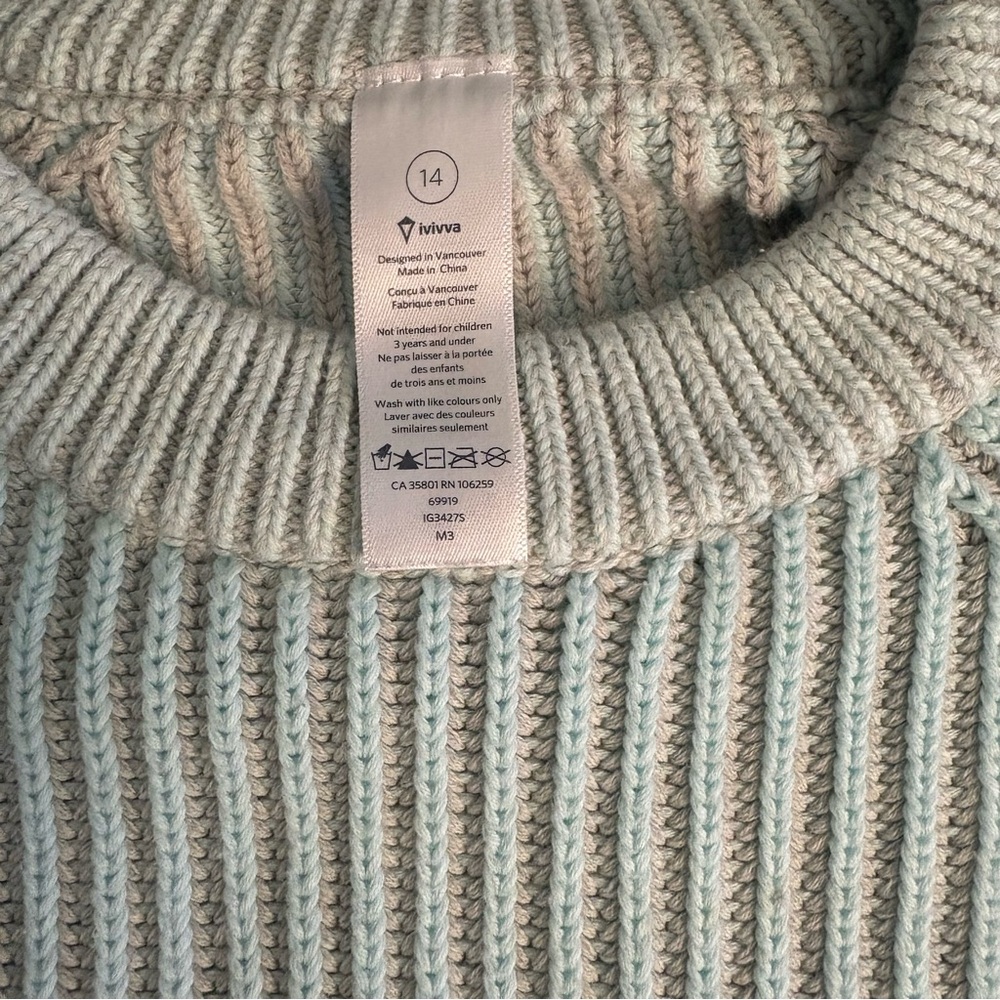Ivivva by Lululemon sweater blue grey size XS